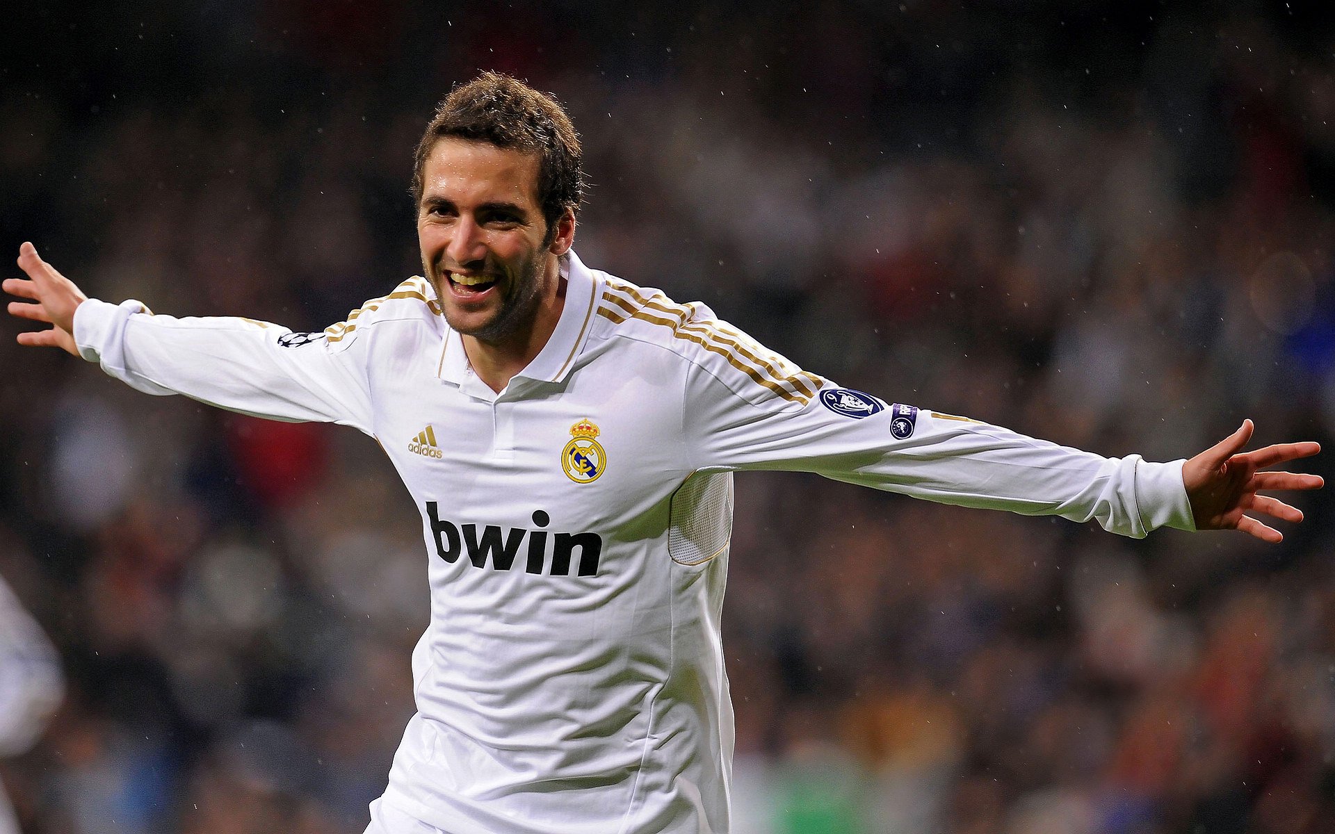 英超密集赛程下球员疲劳监测与恢复策略探索,英超伤病报告_球员受伤成本逐年攀升