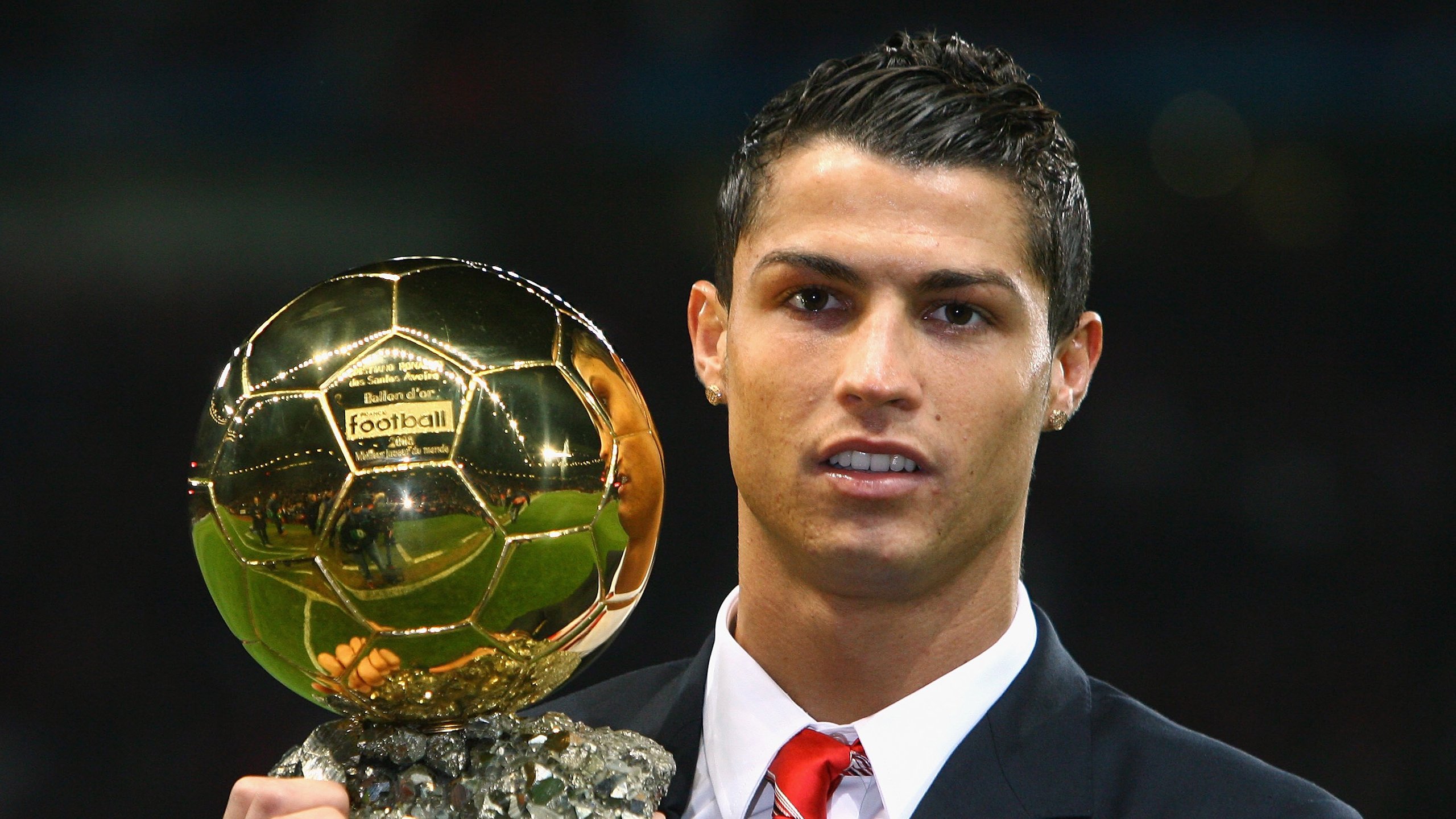 ac米兰中文官网-体育新闻摄影作品展捕捉精彩竞技瞬间，体育新闻摄影教程